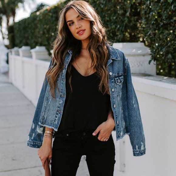 PRICE DROP 🔥HP! Leah Classic Denim Jacket with Raw Hem - Picture 2 of 11
